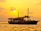 západ slunce (Maledivy, Shutterstock)