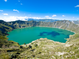 kráterové jezero, Quilotoa (Ekvádor, Shutterstock)